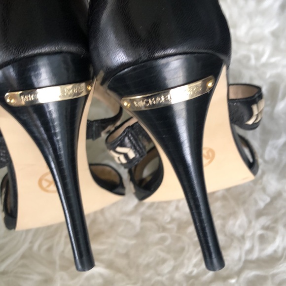 Michael Michael Kors Women’s Leather Strap Sandals - Picture 7 of 16